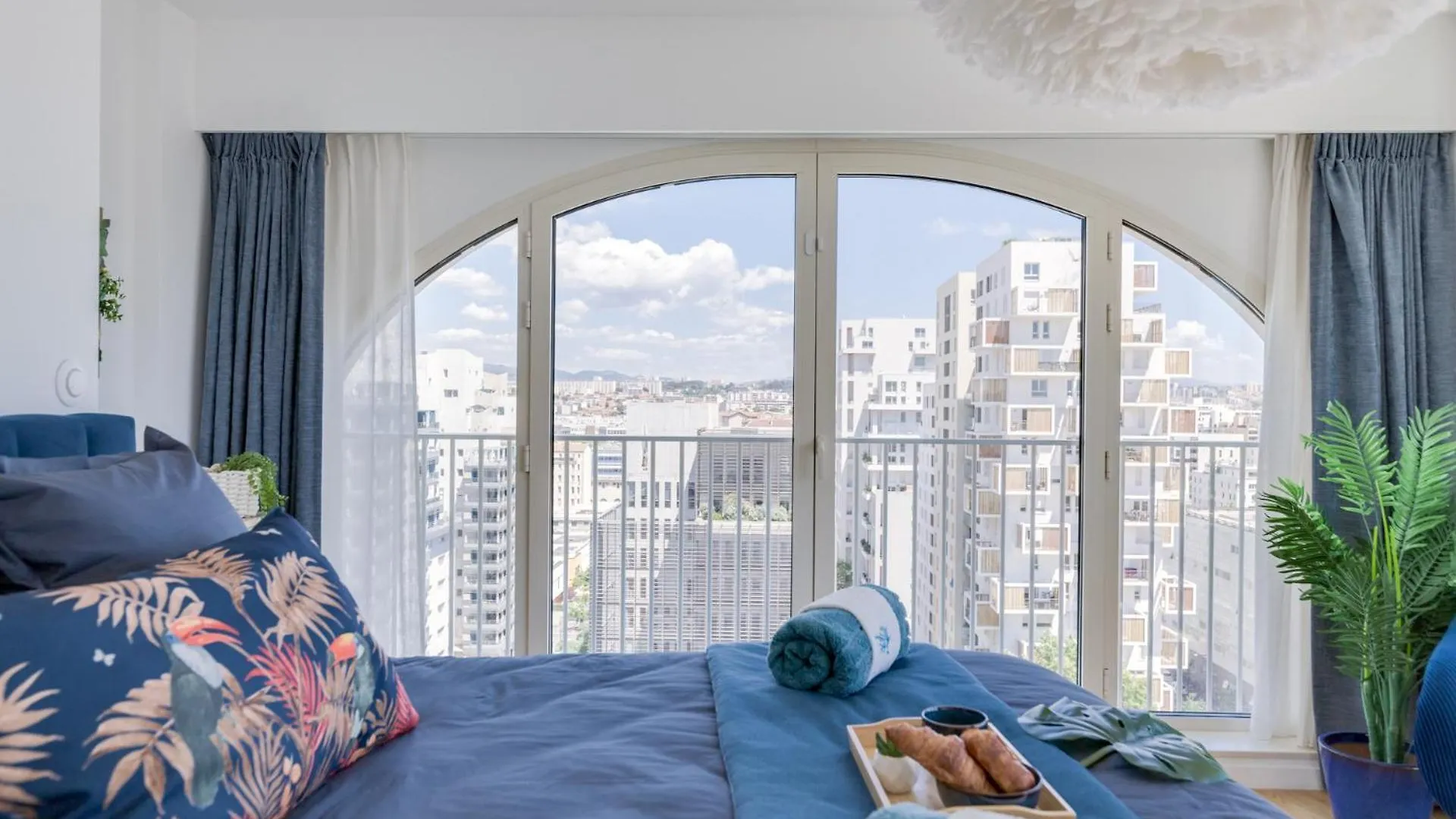 Luxe, Vue Mer Et Parking Prive Marseille Apartmán