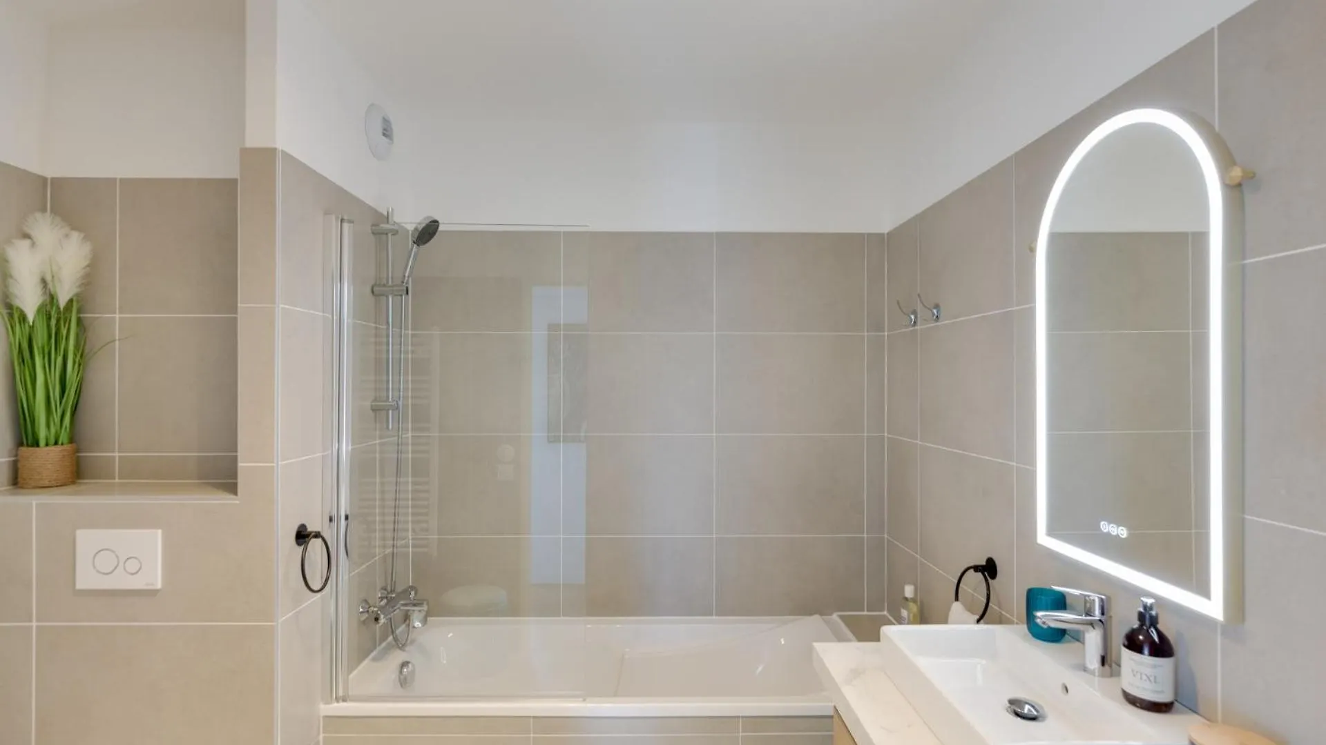 Luxe, Vue Mer Et Parking Prive Marseille Apartmán